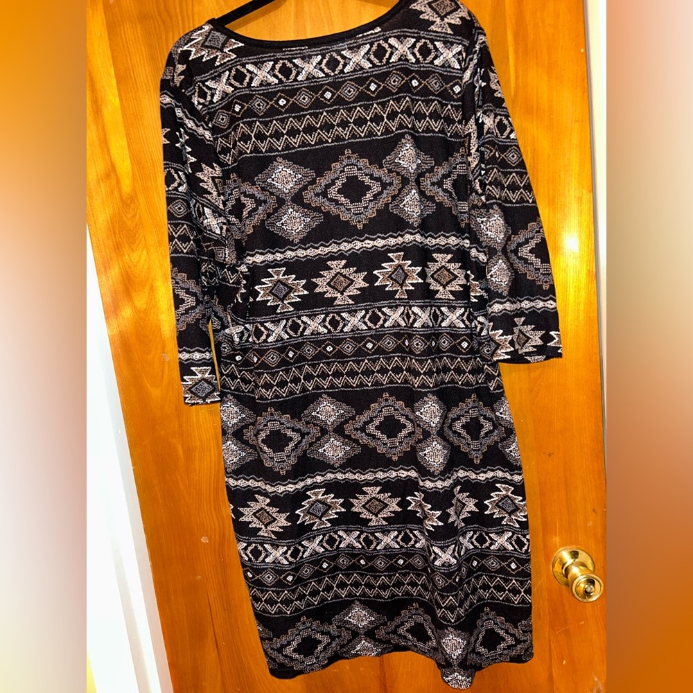Derek Plus Dress - Picture 6 of 6